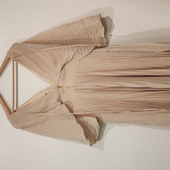 NWT!‎ Elegant Tan Evening Women's Gown - Picture 4 of 5